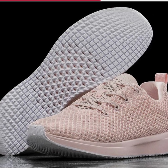 Women's 8.5 no bull trainers - Picture 2 of 6